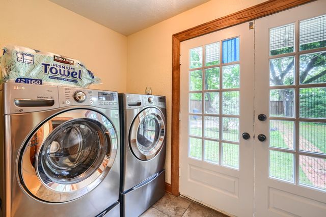 919 N Clinton Avenue, Dallas, TX 75208