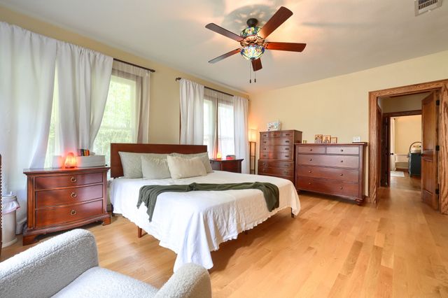 919 N Clinton Avenue, Dallas, TX 75208