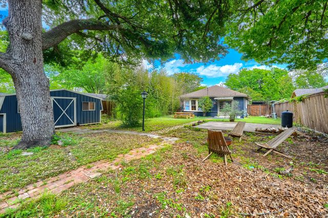 919 N Clinton Avenue, Dallas, TX 75208