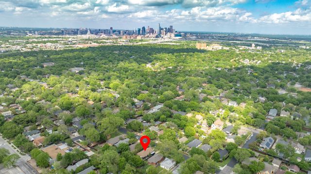 919 N Clinton Avenue, Dallas, TX 75208