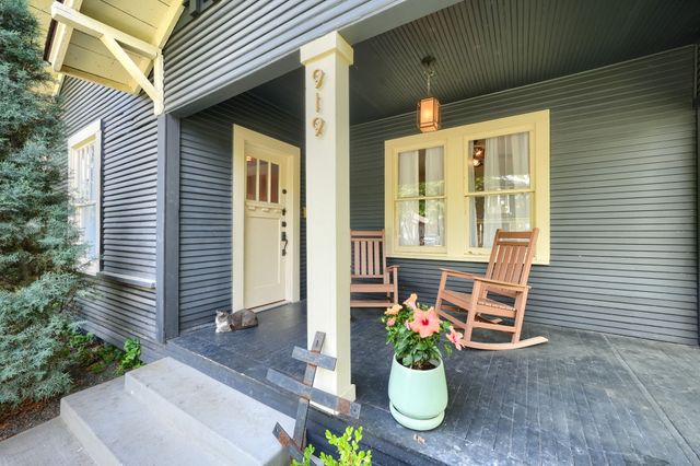 919 N Clinton Avenue, Dallas, TX 75208