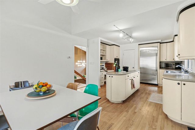 2353 Blueberry Lane, Ann Arbor, MI 48103