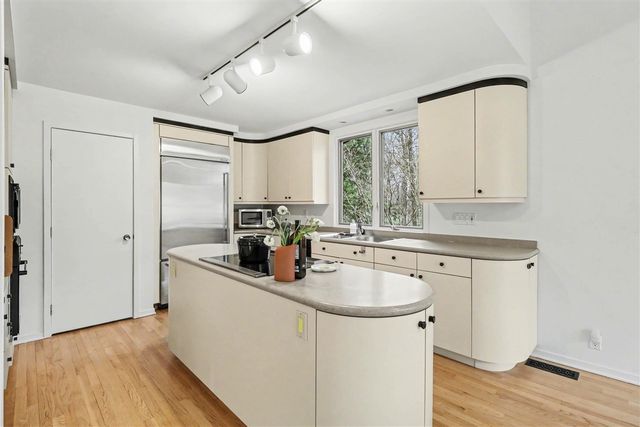 2353 Blueberry Lane, Ann Arbor, MI 48103