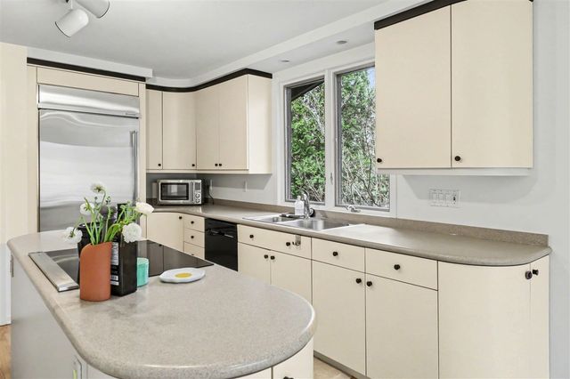 2353 Blueberry Lane, Ann Arbor, MI 48103