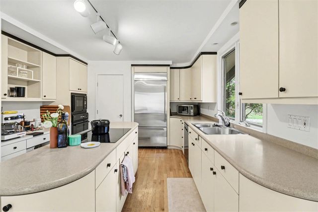 2353 Blueberry Lane, Ann Arbor, MI 48103