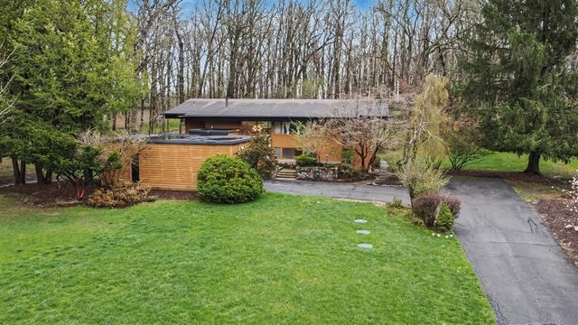 2353 Blueberry Lane, Ann Arbor, MI 48103