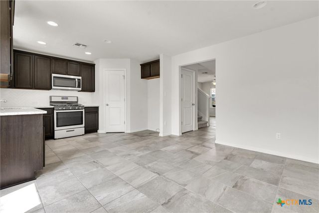 1039 Sand Post Place, San Marcos, TX 78666
