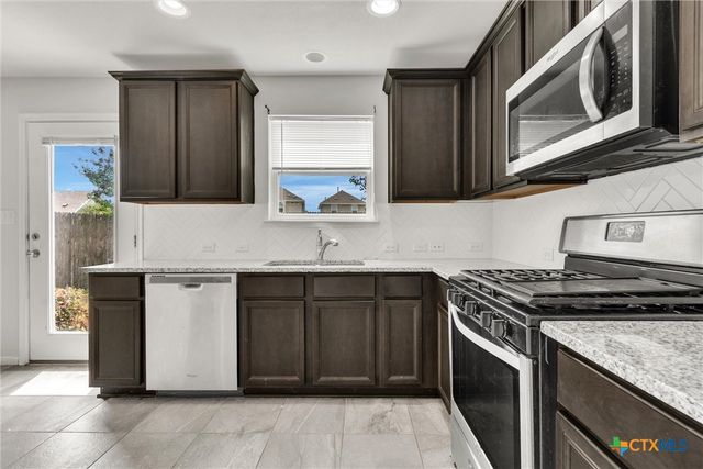 1039 Sand Post Place, San Marcos, TX 78666