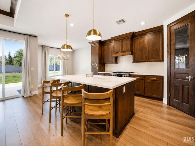 11001 Aimee Way, Bakersfield, CA 93312