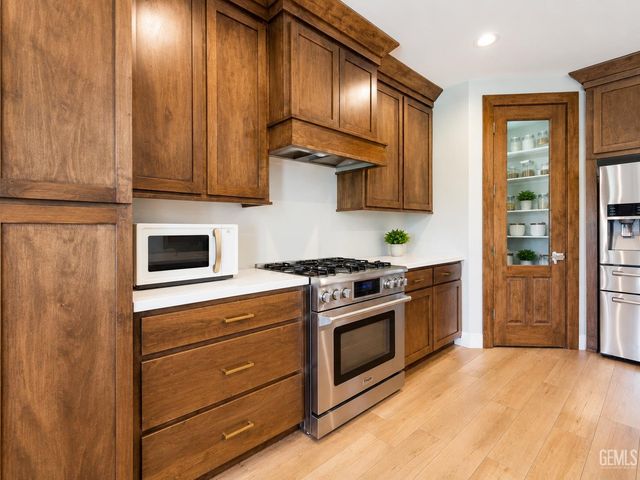11001 Aimee Way, Bakersfield, CA 93312
