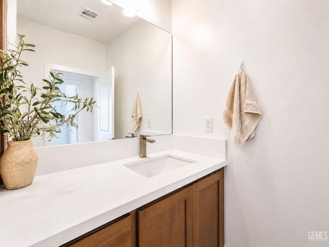 11001 Aimee Way, Bakersfield, CA 93312