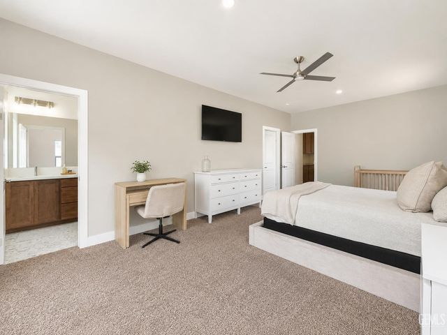 11001 Aimee Way, Bakersfield, CA 93312