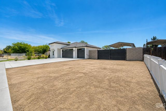 11001 Aimee Way, Bakersfield, CA 93312