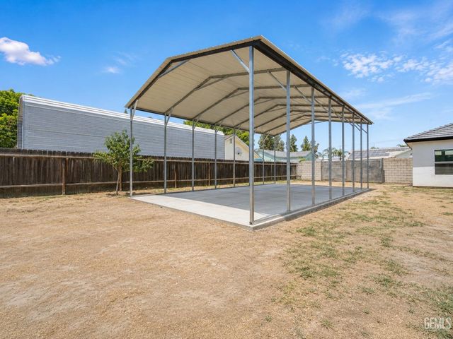 11001 Aimee Way, Bakersfield, CA 93312