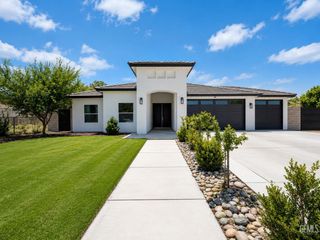 11001 Aimee Way, Bakersfield, CA 93312
