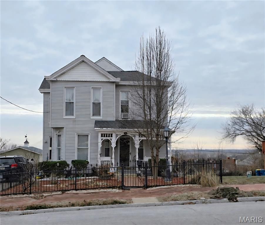 437 E 4th Street, Alton, IL 62002