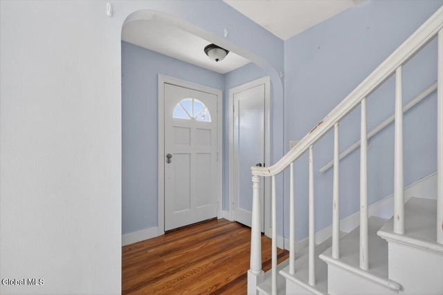 20 Washington Avenue, Halfmoon, NY 12118