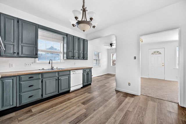 3126 31st St, Sacramento, CA 95817