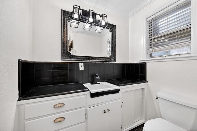 3126 31st St, Sacramento, CA 95817