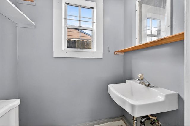 3126 31st St, Sacramento, CA 95817