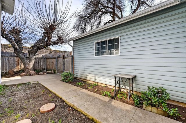 3126 31st St, Sacramento, CA 95817