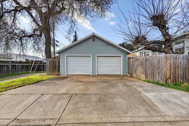 3126 31st St, Sacramento, CA 95817