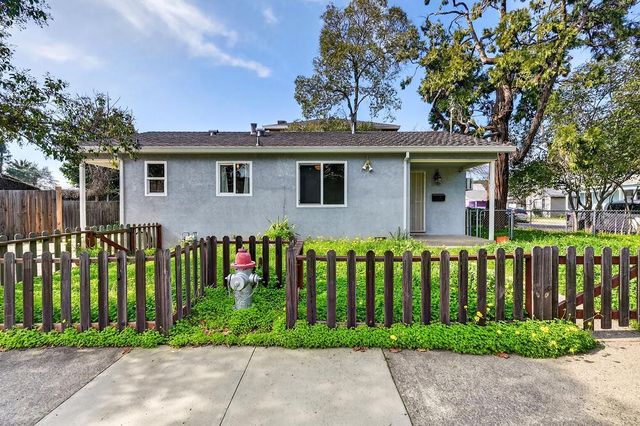 3126 31st St, Sacramento, CA 95817