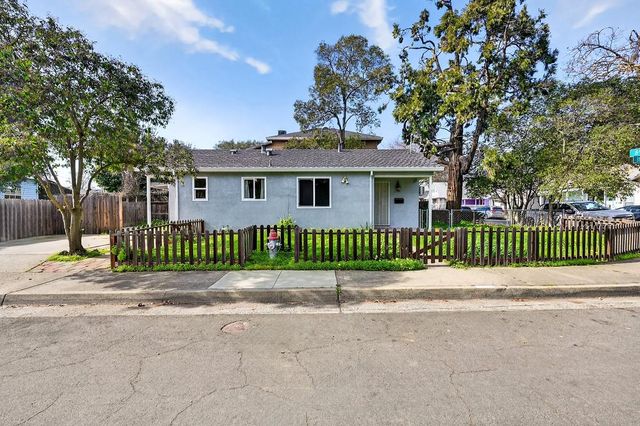 3126 31st St, Sacramento, CA 95817