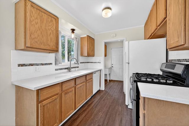 3126 31st St, Sacramento, CA 95817