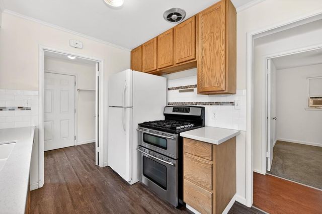 3126 31st St, Sacramento, CA 95817