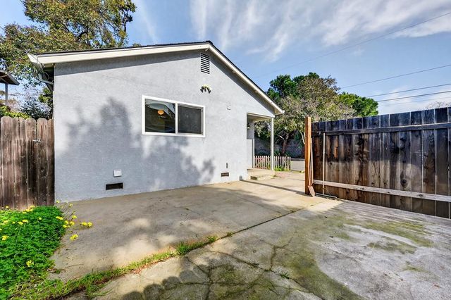 3126 31st St, Sacramento, CA 95817