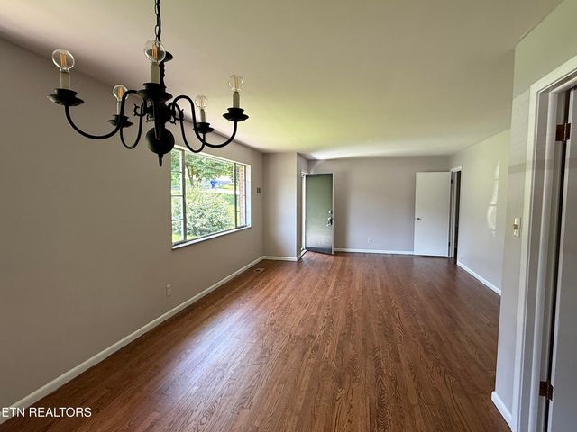 205 Elm St, Clinton, TN 37716