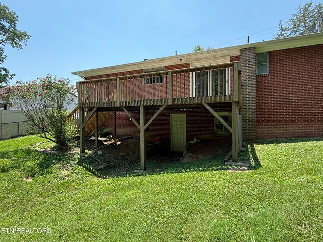 205 Elm St, Clinton, TN 37716