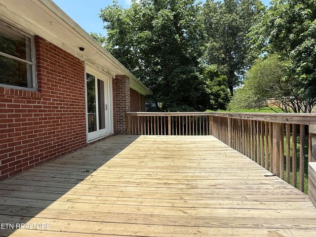 205 Elm St, Clinton, TN 37716