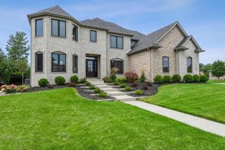 1114 Barrington Court, Schererville, IN 46375