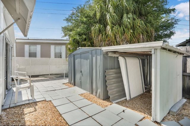 8573 SW 16th Street, Davie, FL 33324