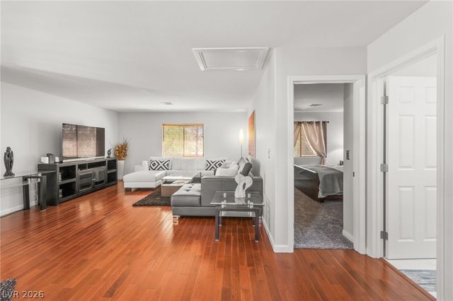 98 Dryden Park Avenue, Las Vegas, NV 89148