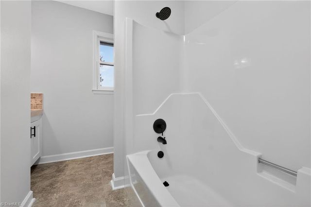 1516 Country Lane, Kernersville, NC 27284