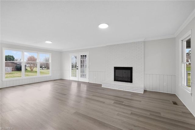 1516 Country Lane, Kernersville, NC 27284