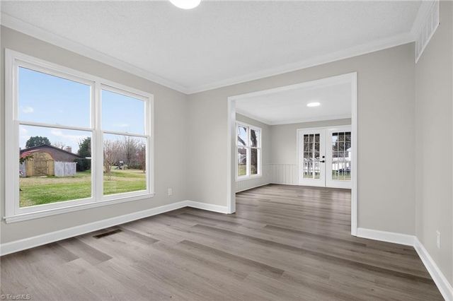 1516 Country Lane, Kernersville, NC 27284