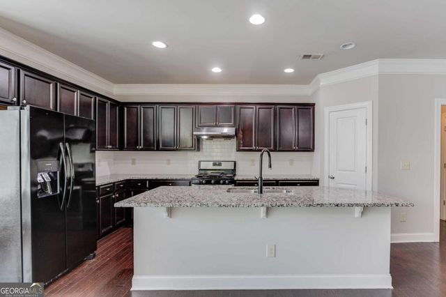 18 Privet Circle, Suwanee, GA 30024