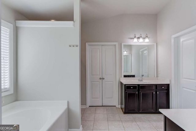 18 Privet Circle, Suwanee, GA 30024