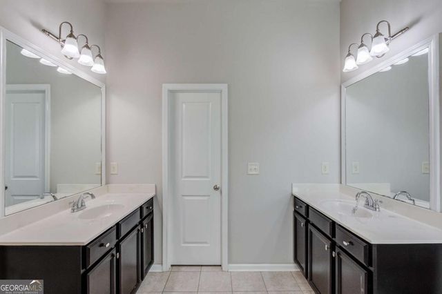 18 Privet Circle, Suwanee, GA 30024