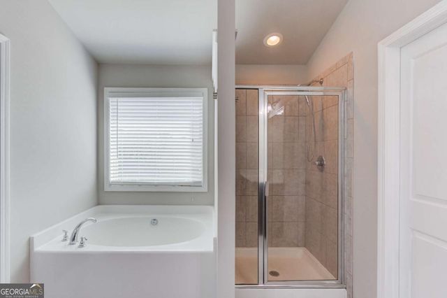 18 Privet Circle, Suwanee, GA 30024