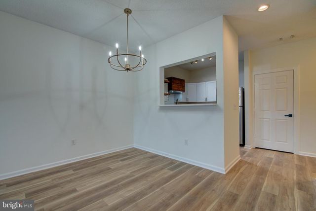 1708 LAKE SHORE CREST DR, Reston, VA 20190