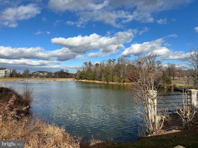 1708 LAKE SHORE CREST DR, Reston, VA 20190