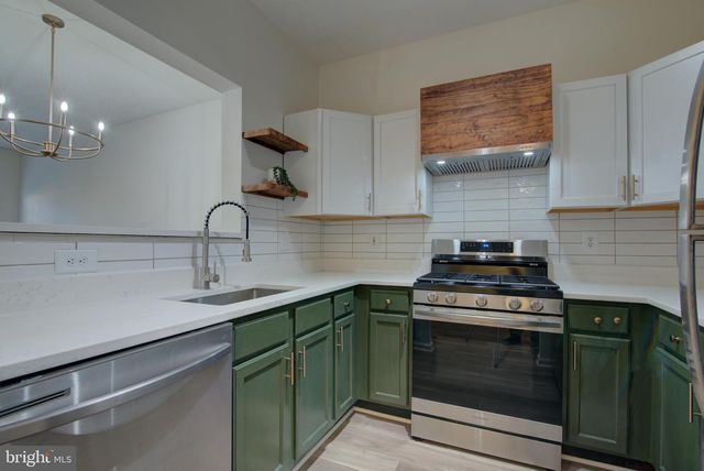 1708 LAKE SHORE CREST DR, Reston, VA 20190