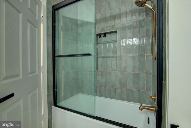 1708 LAKE SHORE CREST DR, Reston, VA 20190