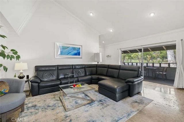 31584 Agoura Road 4, Westlake Village, CA 91361