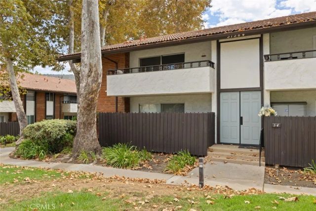 31584 Agoura Road 4, Westlake Village, CA 91361
